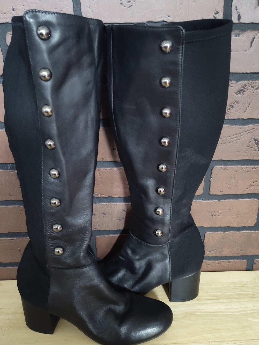 Isaac Mizrahi boots 7M black classic studded